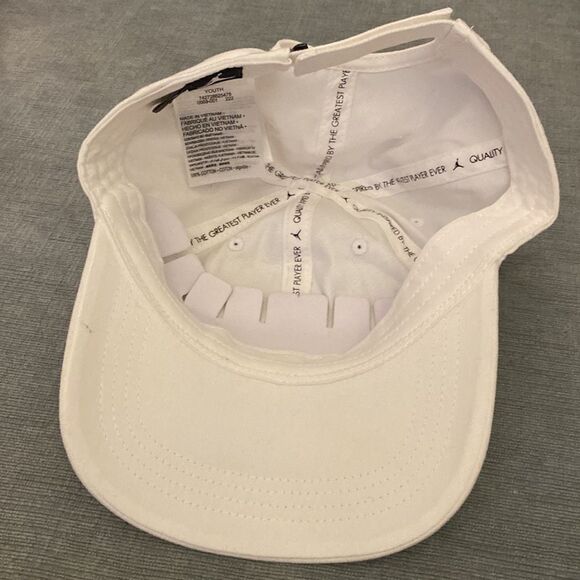 New! Youth Nike Air Jordan Jumpman Cap Hat White Red Adjustable Velcro Closure - Picture 6 of 7